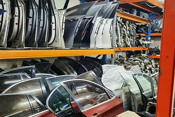 قطع غيار بي ام دبليو مستعمل بالرياض