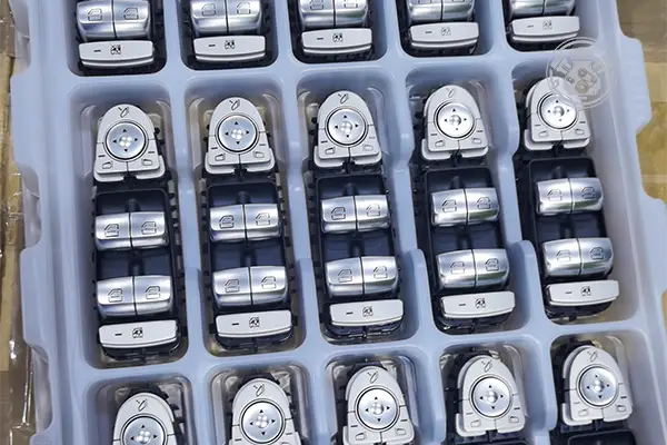 قطع غيار مرسيدس جديدة من محرك اليخت