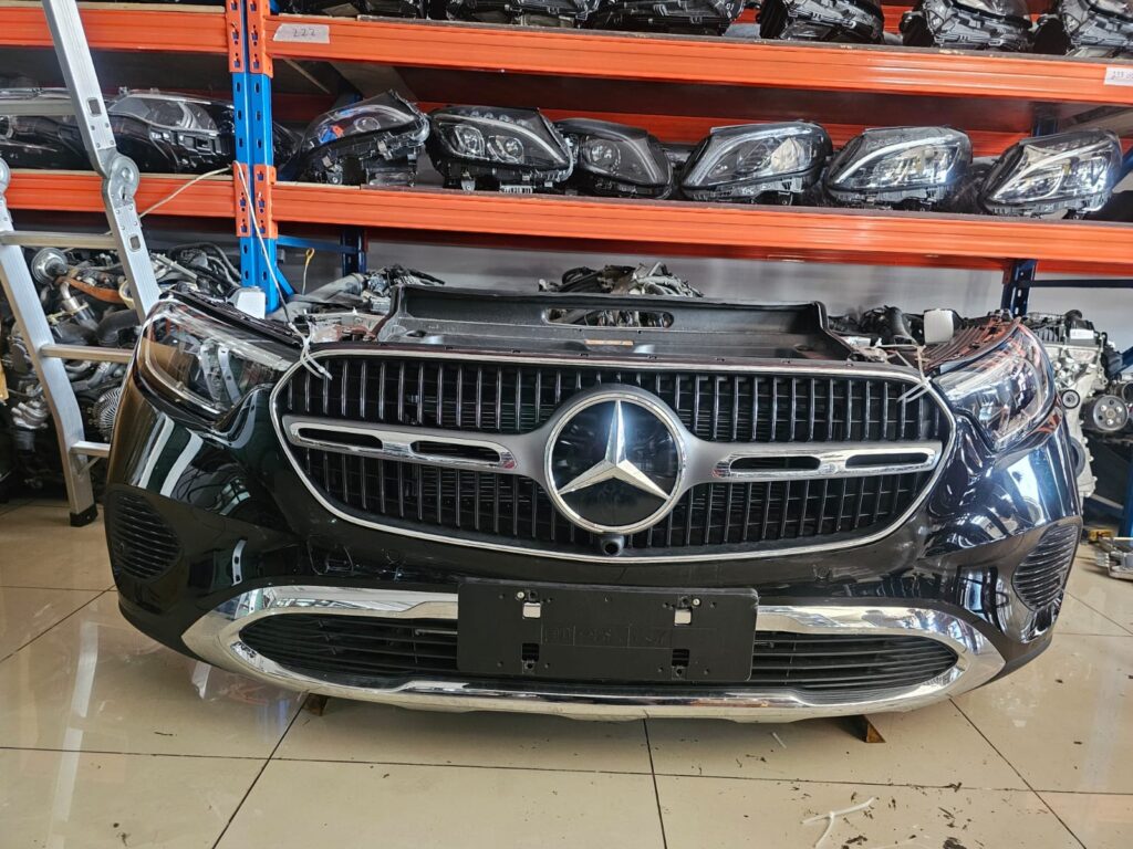 قطع غيار مرسيدس مستعمل جده من محرك اليخت