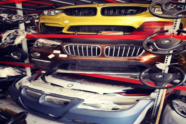 تشليح قطع غيار بي ام دبليو مستعمل جدة